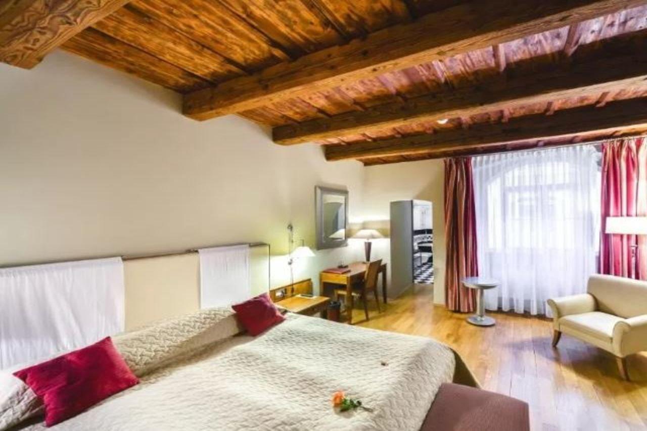 U Zlatého Kola Hotel 4*