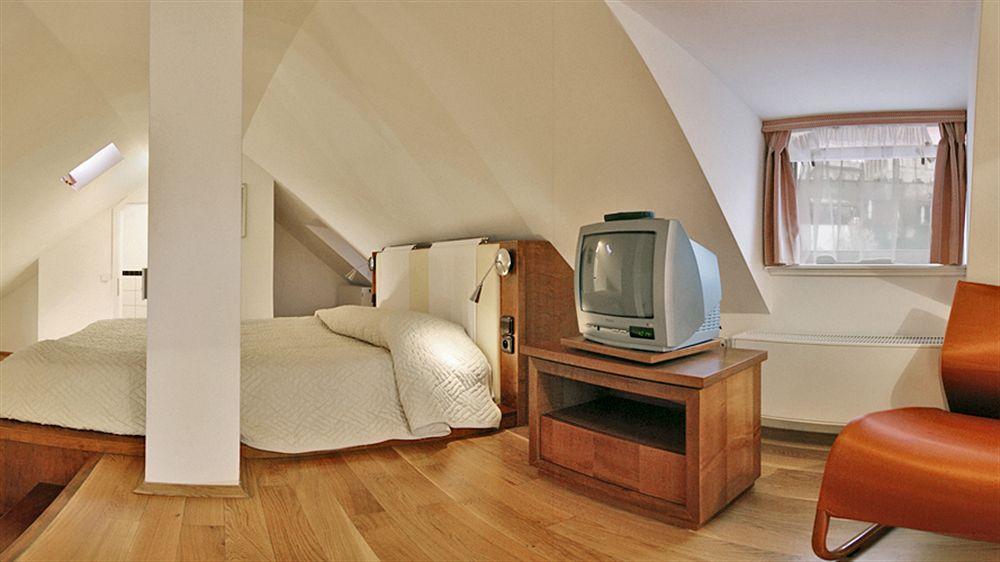 U Zlatého Kola Hotel 4*