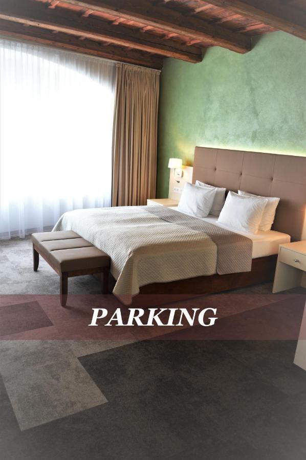 U Zlatého Kola Hotel