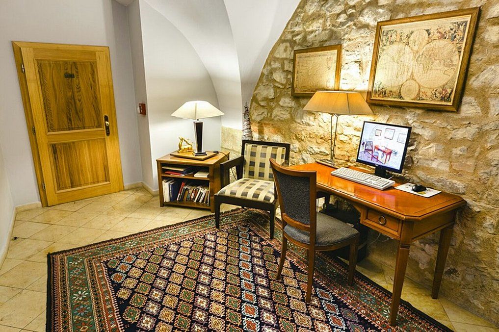 U Zlatého Kola Hotel