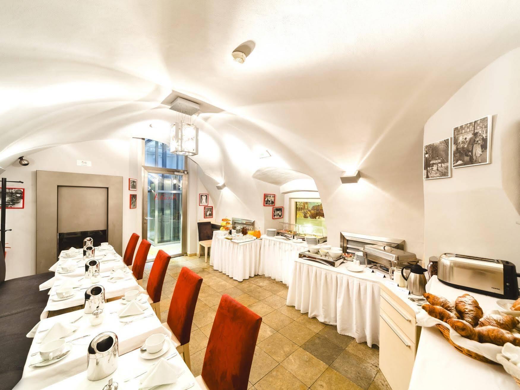 Hotel U Zlatého Kola 4*